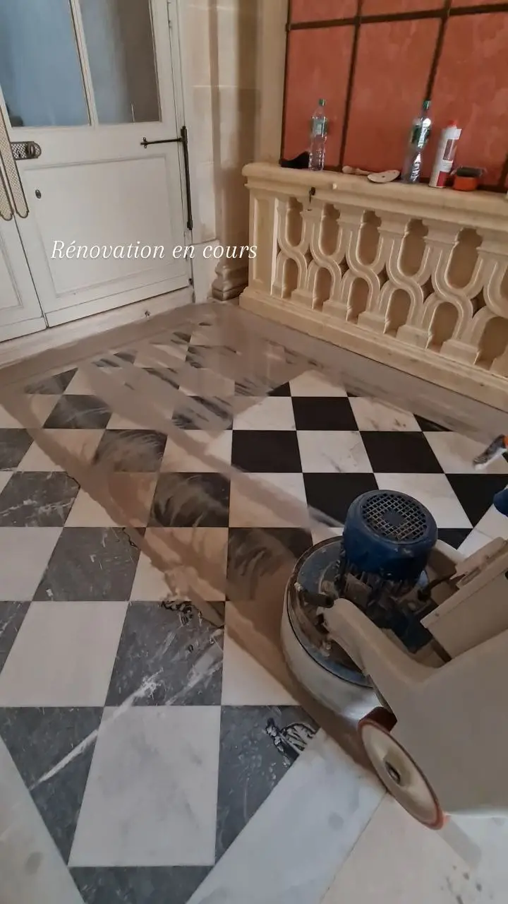 Rénovation de sol en pierre naturelle et damier à Levallois